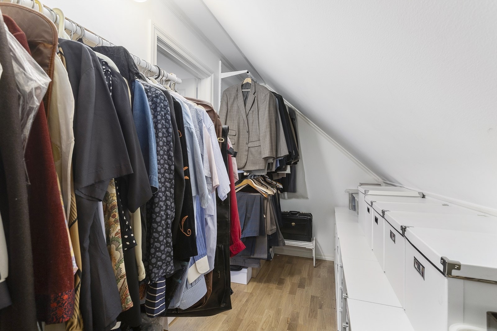 Oppbevaringsplassen i boligen er godt ivaretatt. Galleribilde