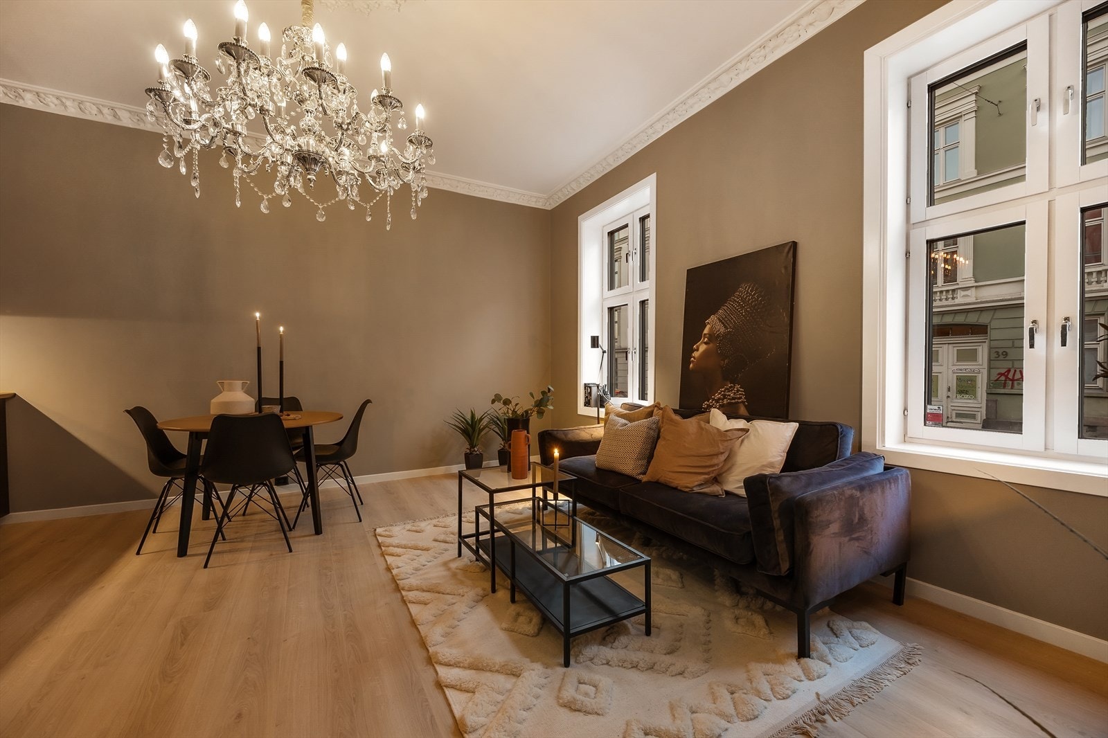 Kveldstemning i stue Galleribilde