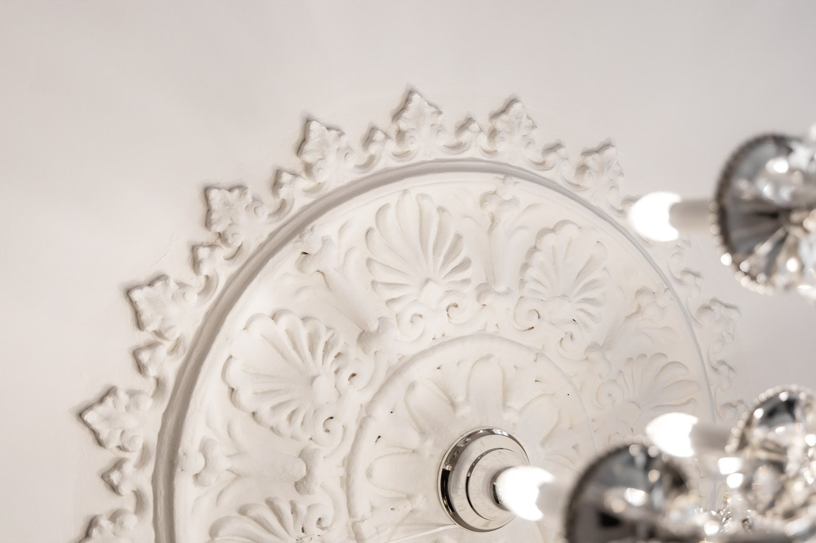 Detaljbilde av rosett i stuen Galleribilde