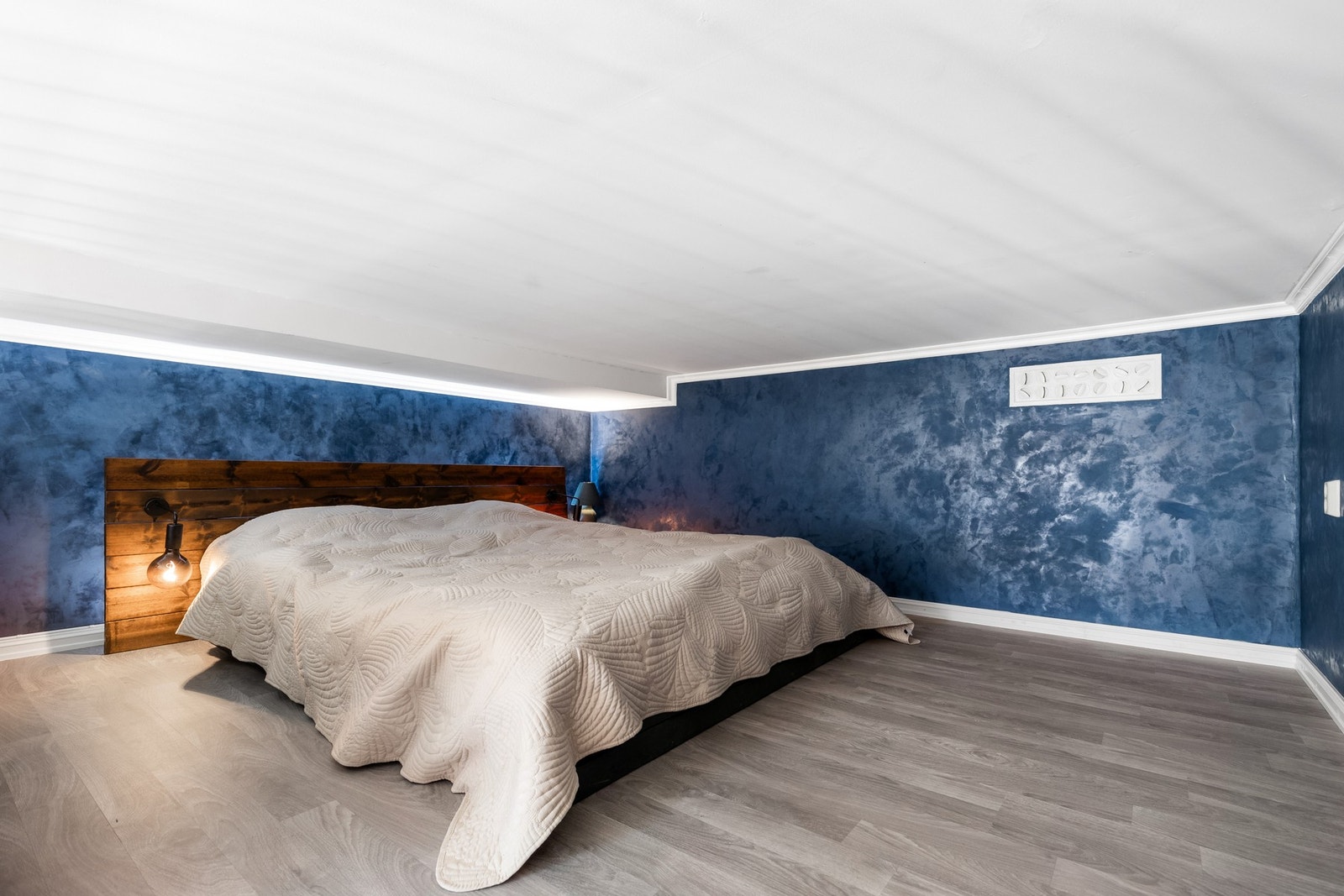 Hemsen er oppmålt til ca. 12 kvm gulvareal Galleribilde