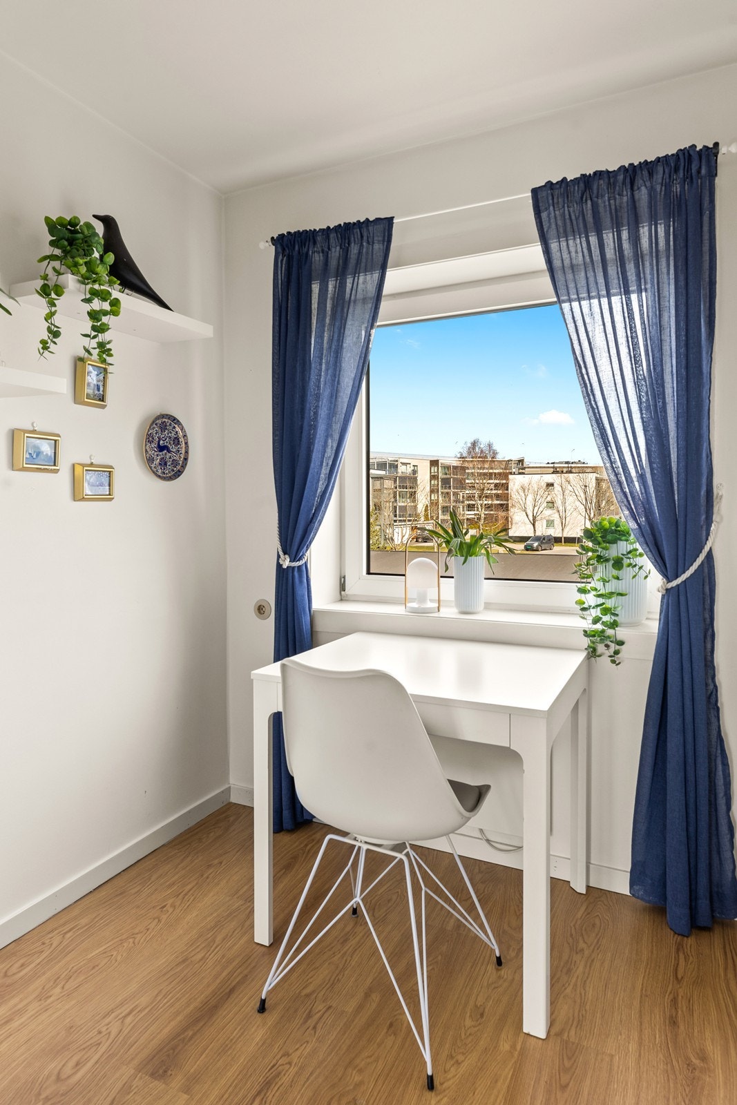 I kjøkkenkroken kan du sette inn en hjørnebenk med spisebord Galleribilde