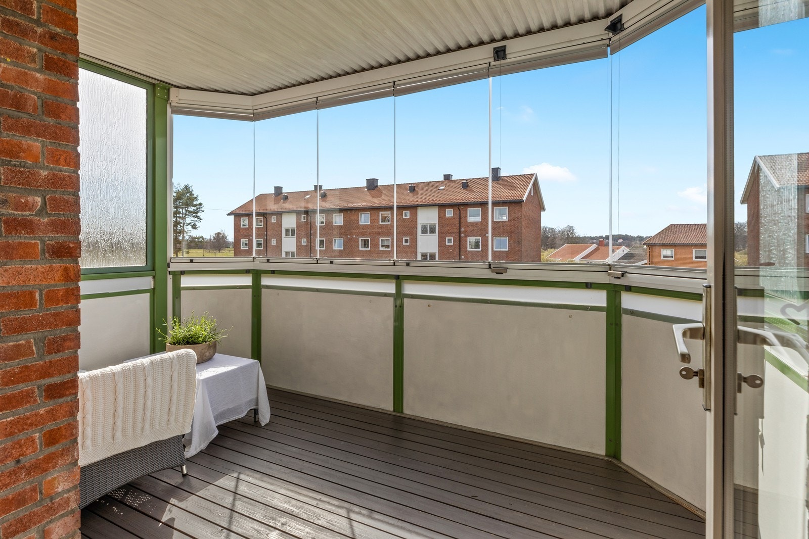 Innglasset veranda på ca 9 kvm Galleribilde