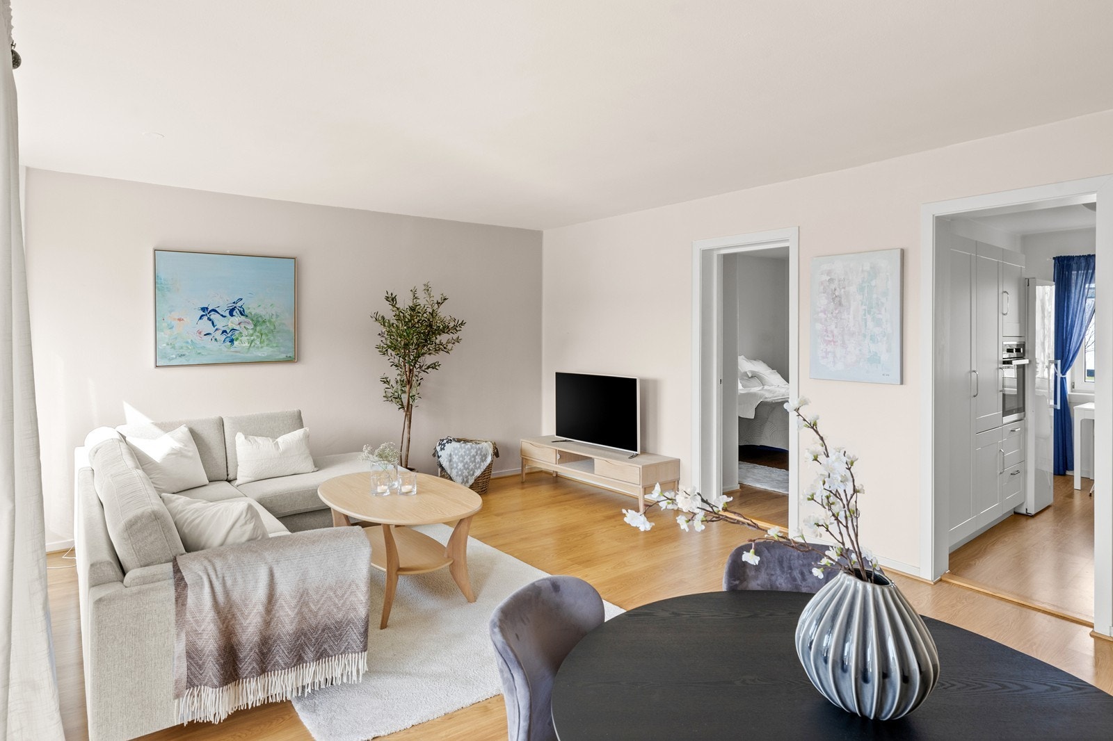 Lys og tiltalende stue Galleribilde