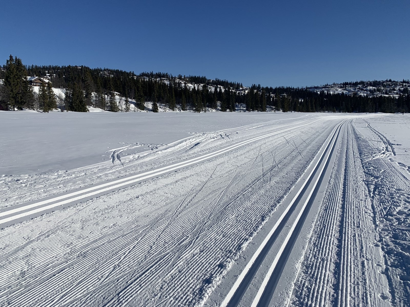 Aurdalsåsen er kjent for sine velpreparerte skiløyper som er en del av et omfattende løypenett som strekker seg helt til Beitostølen. Galleribilde