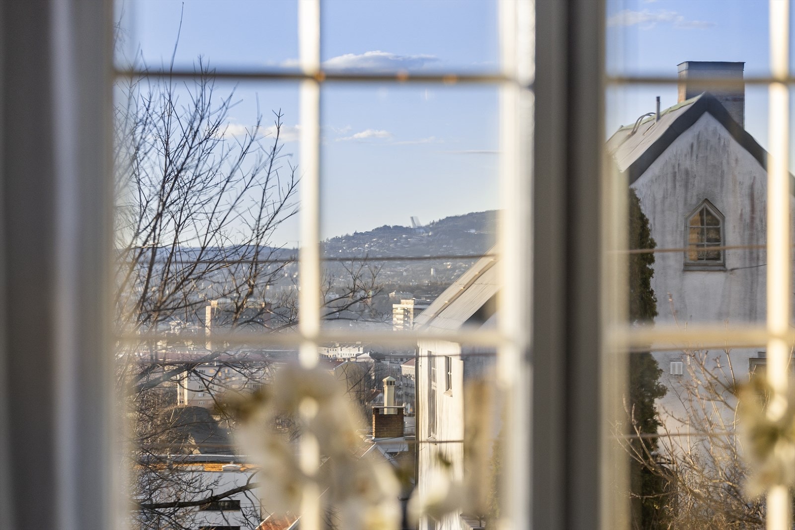 Utsikt mot Holmenkollen Galleribilde