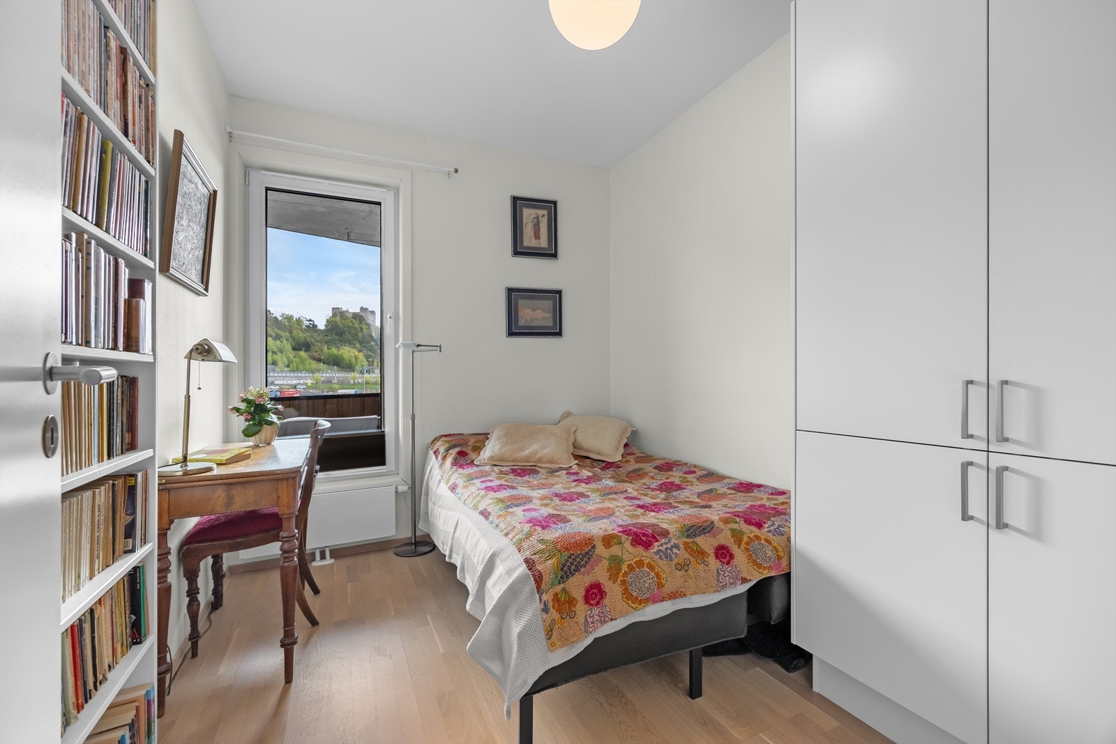 Leiligheten har to romslige soverom. Galleribilde