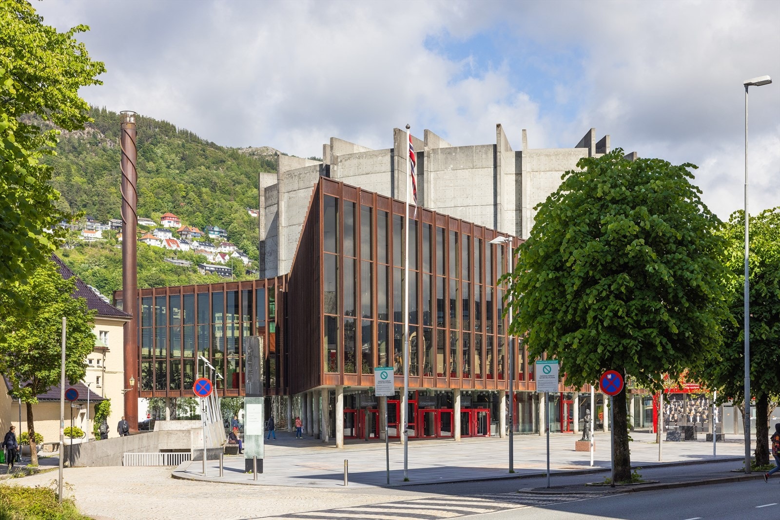 - Glad i kulturopplevelser? Grieghallen ligger bare 7 minutters gange fra leiligheten - Galleribilde