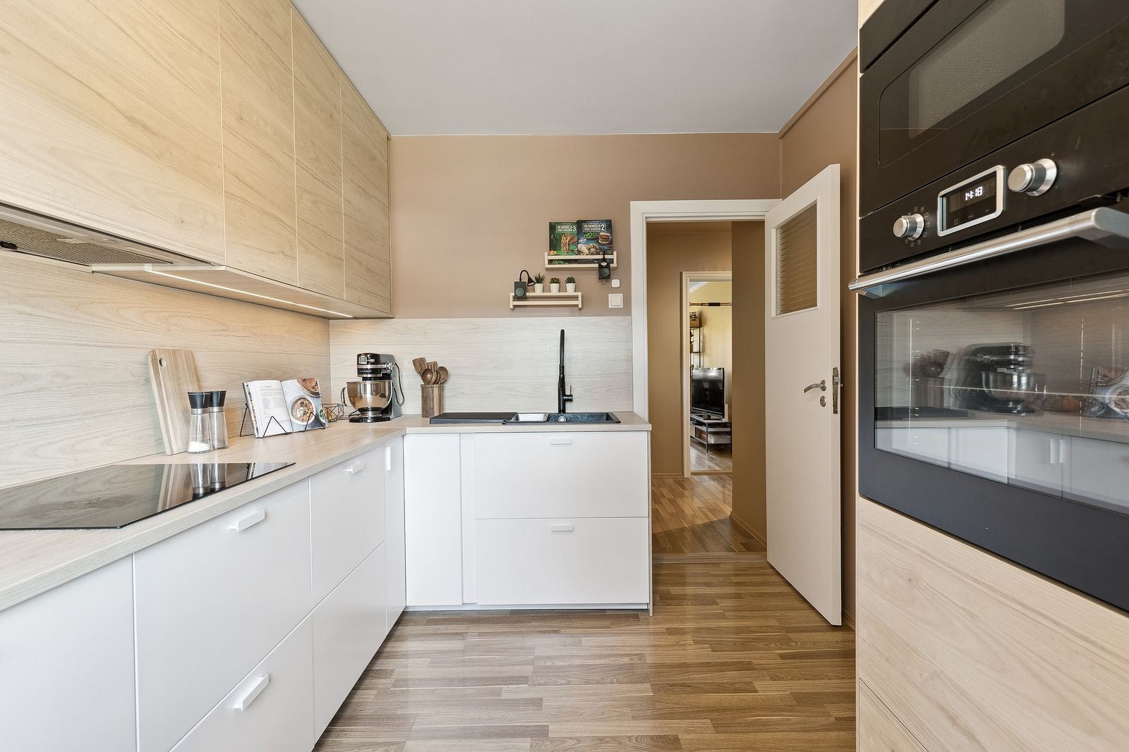 Pent moderne kjøkken Galleribilde