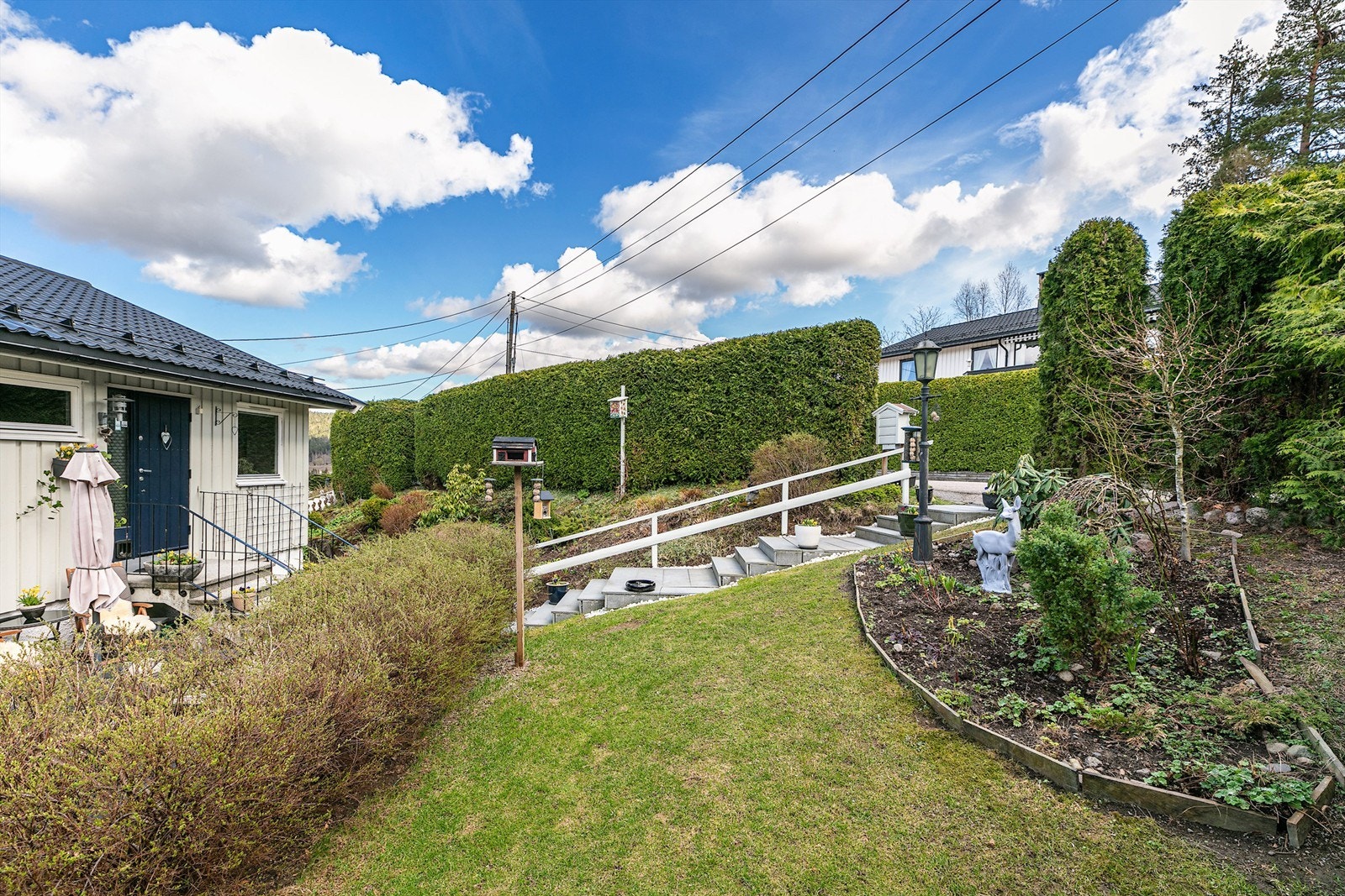 Pen trapp ned til boligens inngangsparti Galleribilde