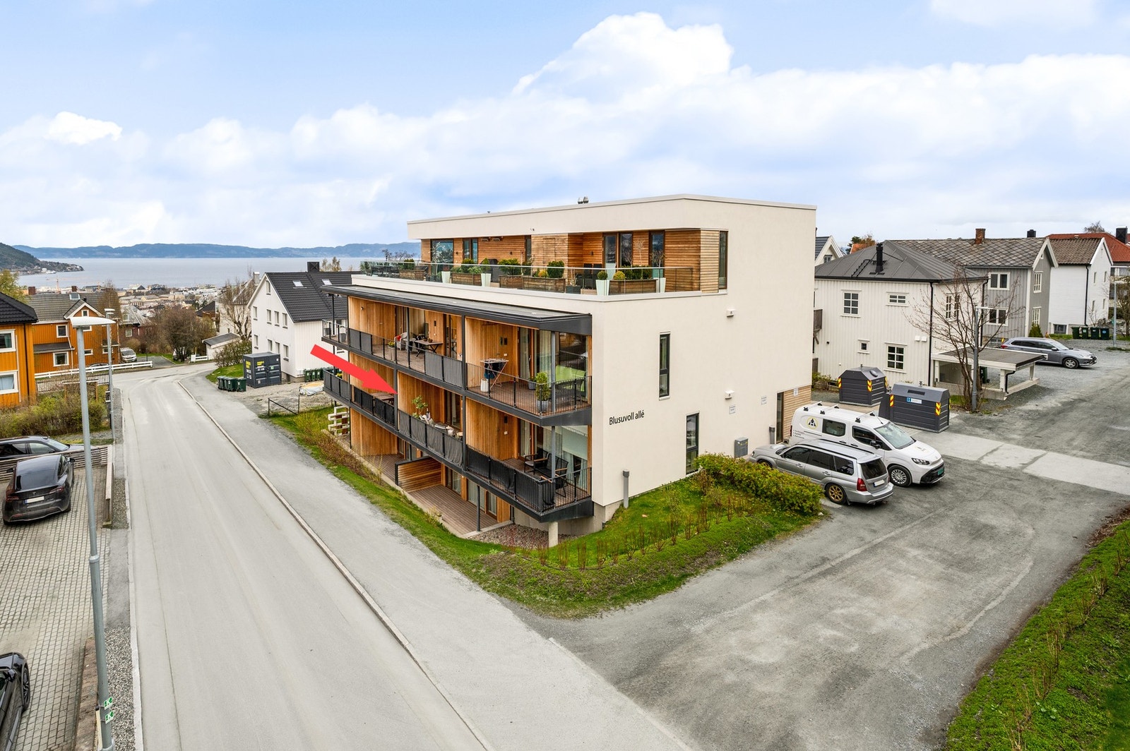 Sameie og byggene har mottatt mye positive omtaler, mye takket være arkitektoniske pene og godt gjennomførte utførelse. Galleribilde
