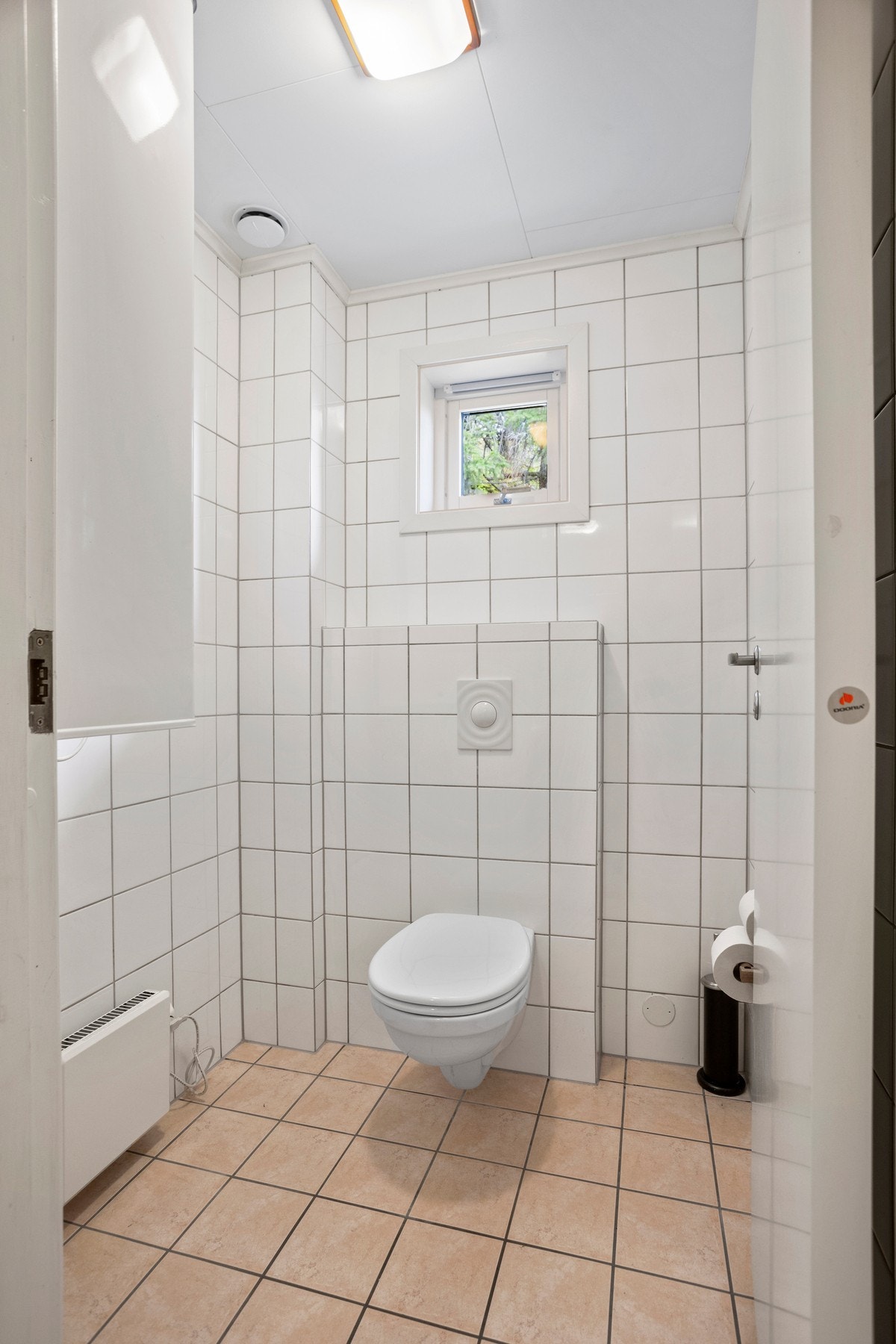 Separat toalettrom med inngang fra bad - 2 kvm. Galleribilde