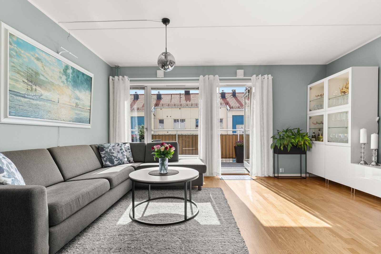 Krogsveen v/Simen Istre Grevskott har gleden av å presentere denne lyse og attraktive 3-roms andelsleiligheten. Galleribilde