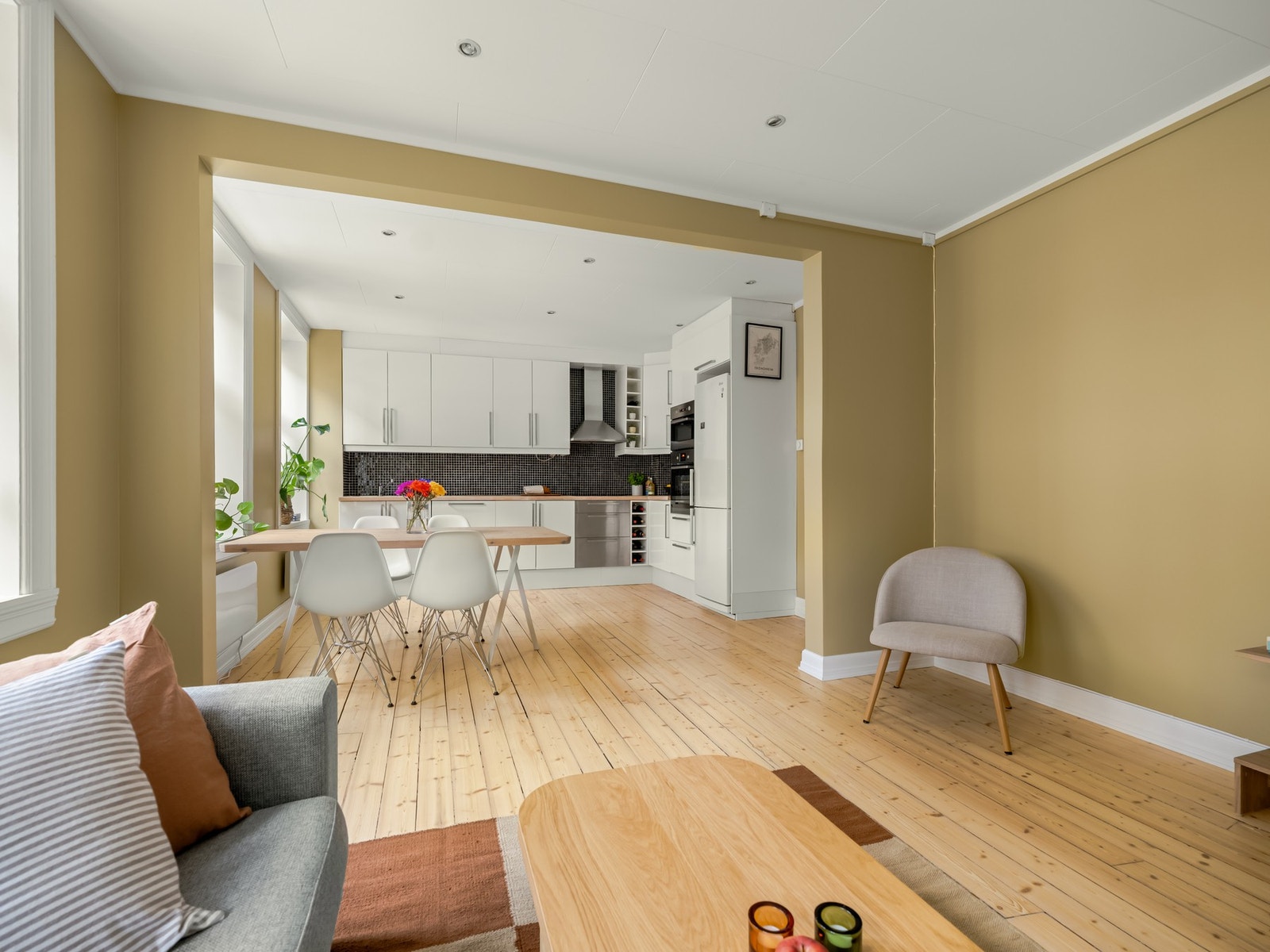 Vi fortsetter i den store, åpne stuen. Galleribilde