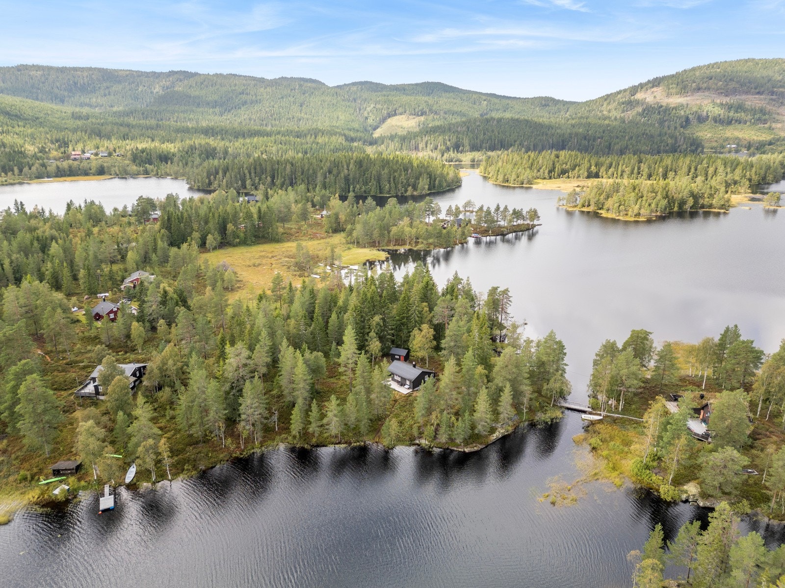 Eiendommen er beliggende med fin utsikt over Langevann og Breivann Galleribilde