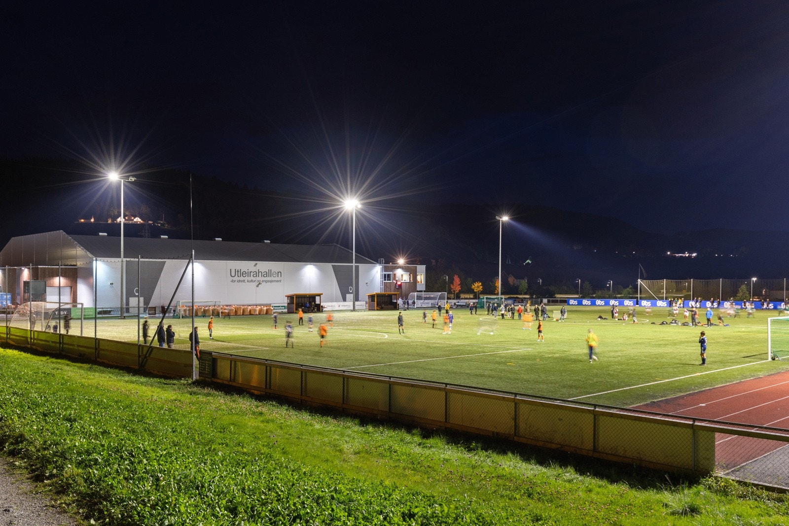 Utleirahallen kveldsstemning Galleribilde