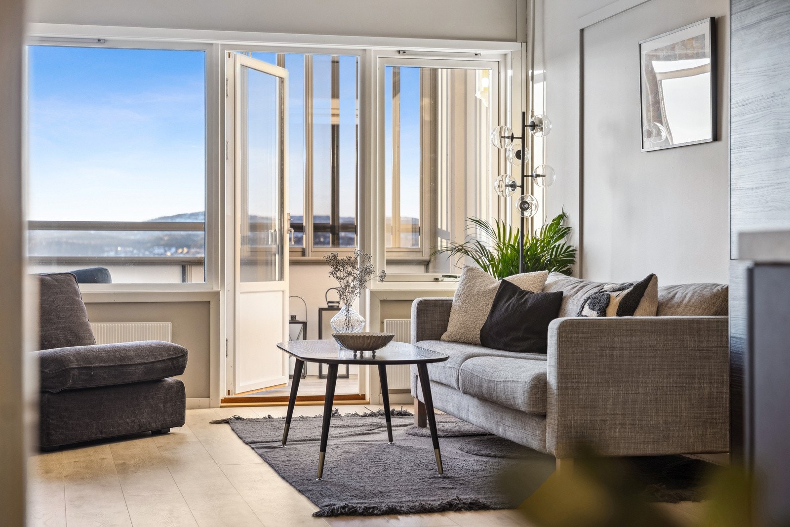 Leiligheten ble pusset opp i 2014, og holder følgelig en gjennomgående god standard. Galleribilde