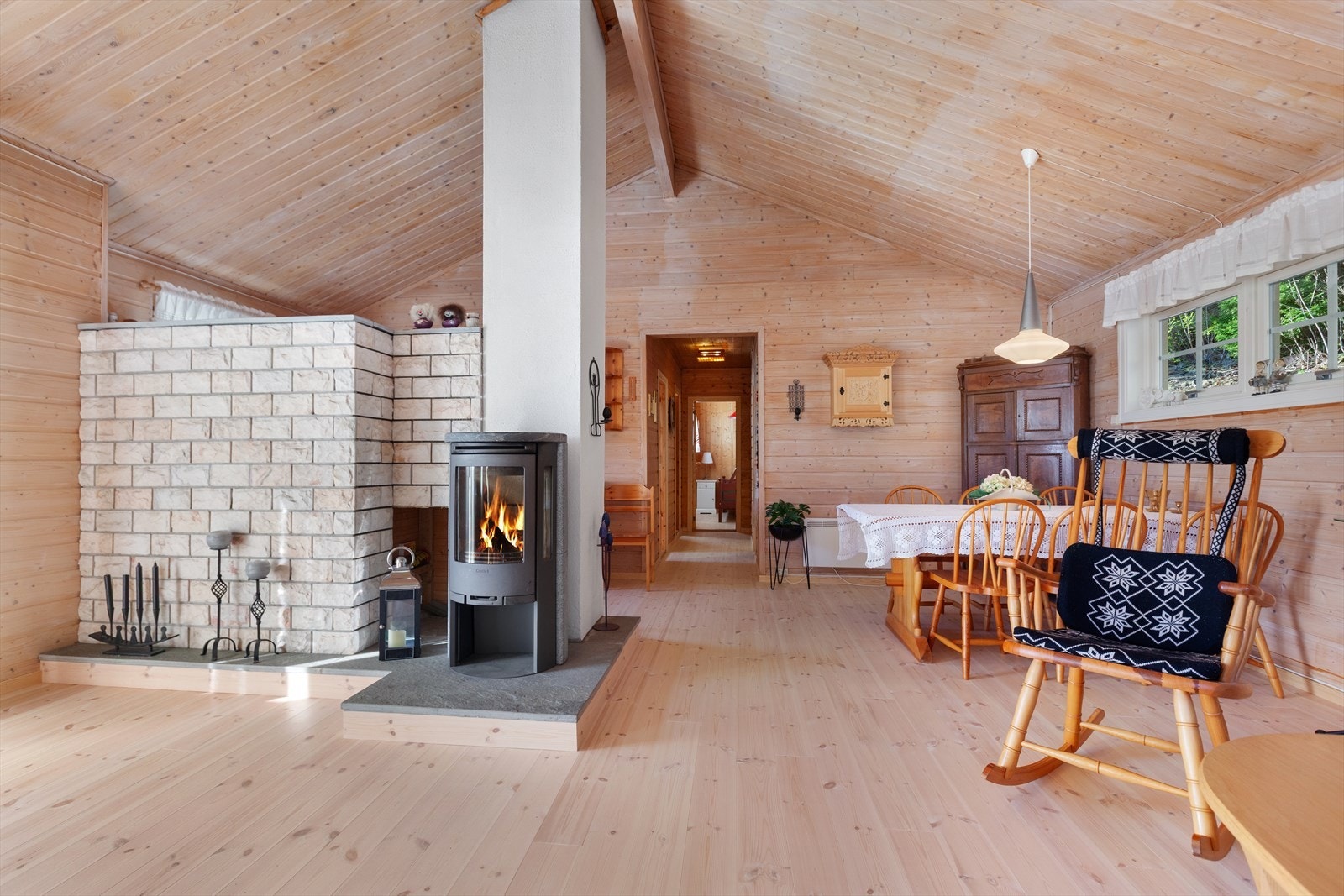 Heimdal Eiendomsmegling v/ Jon Herman Gulbrandsen ønsker velkommen til Hojemsvegen 361! Galleribilde