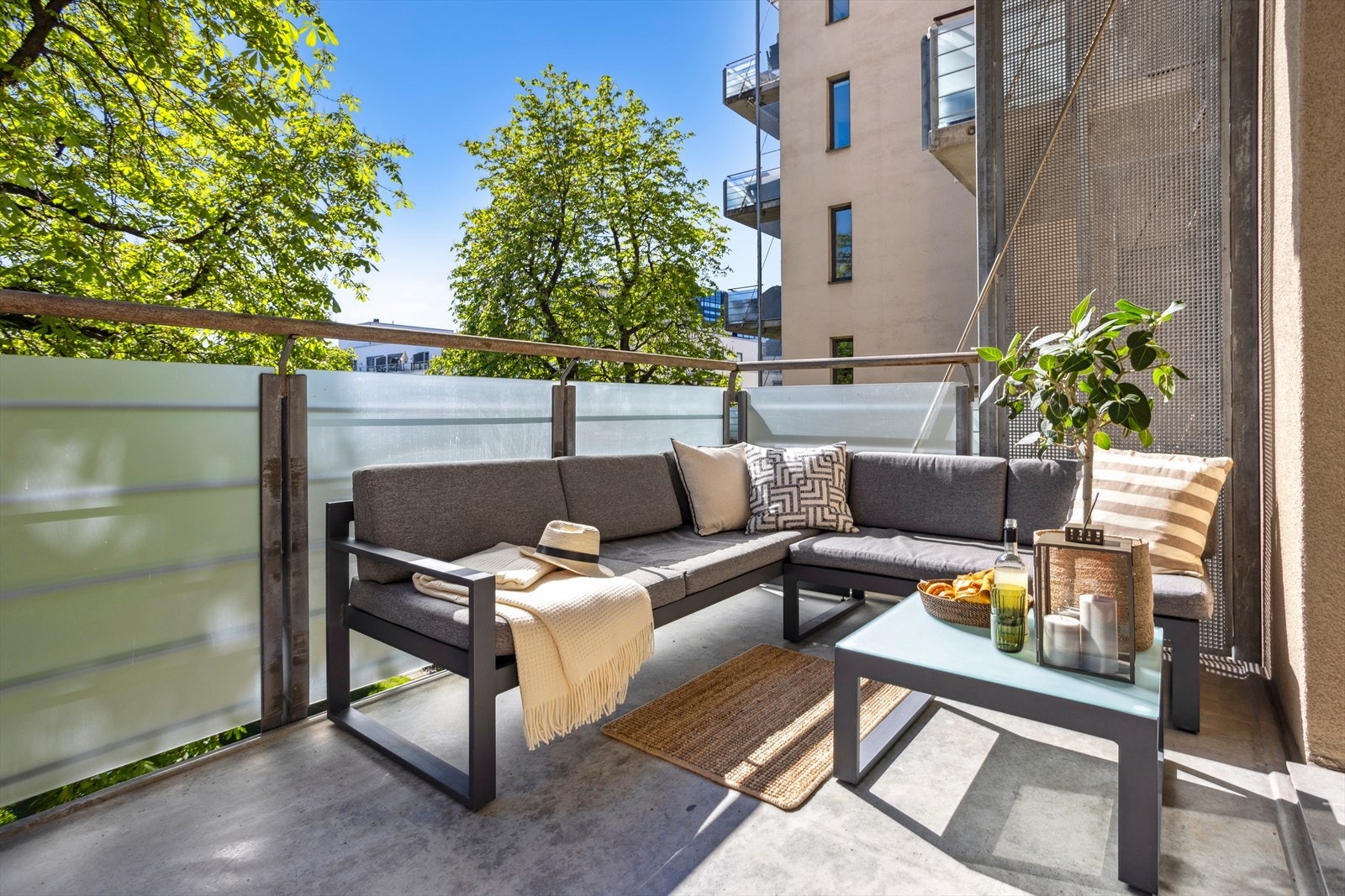 Frodig utsyn mot herlig grøntområder. Galleribilde