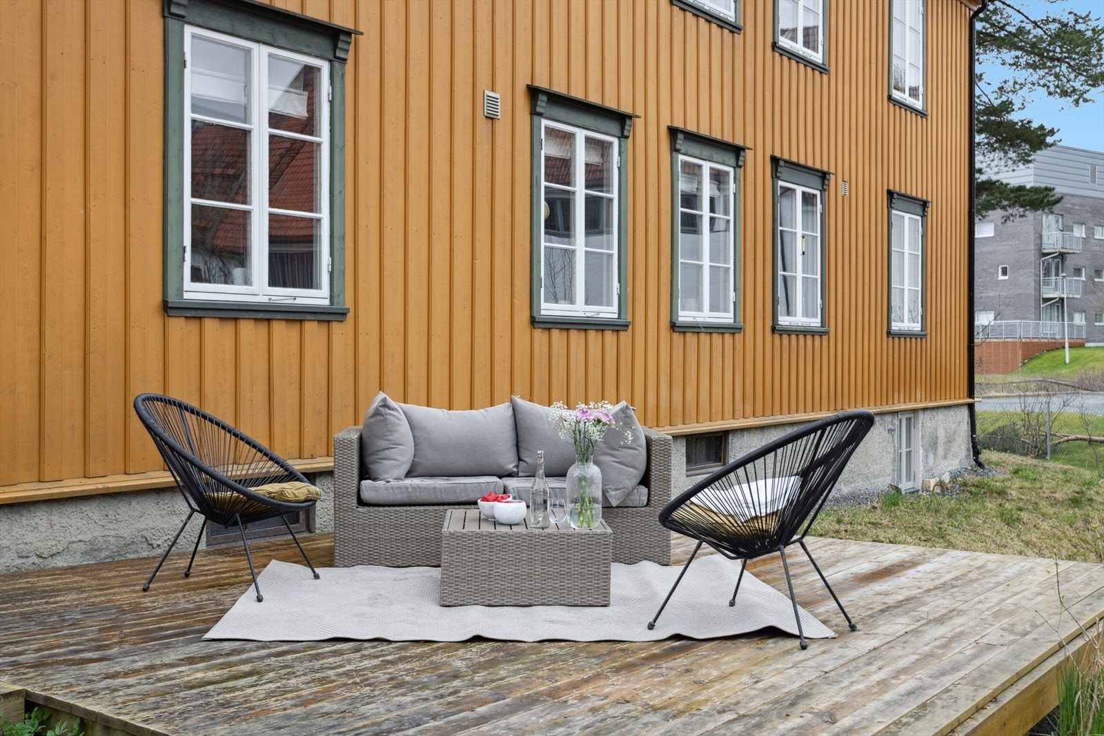 Sameiet disponerer en hyggelig terrasse hvor man kan nyte sommerhalvåret. Galleribilde