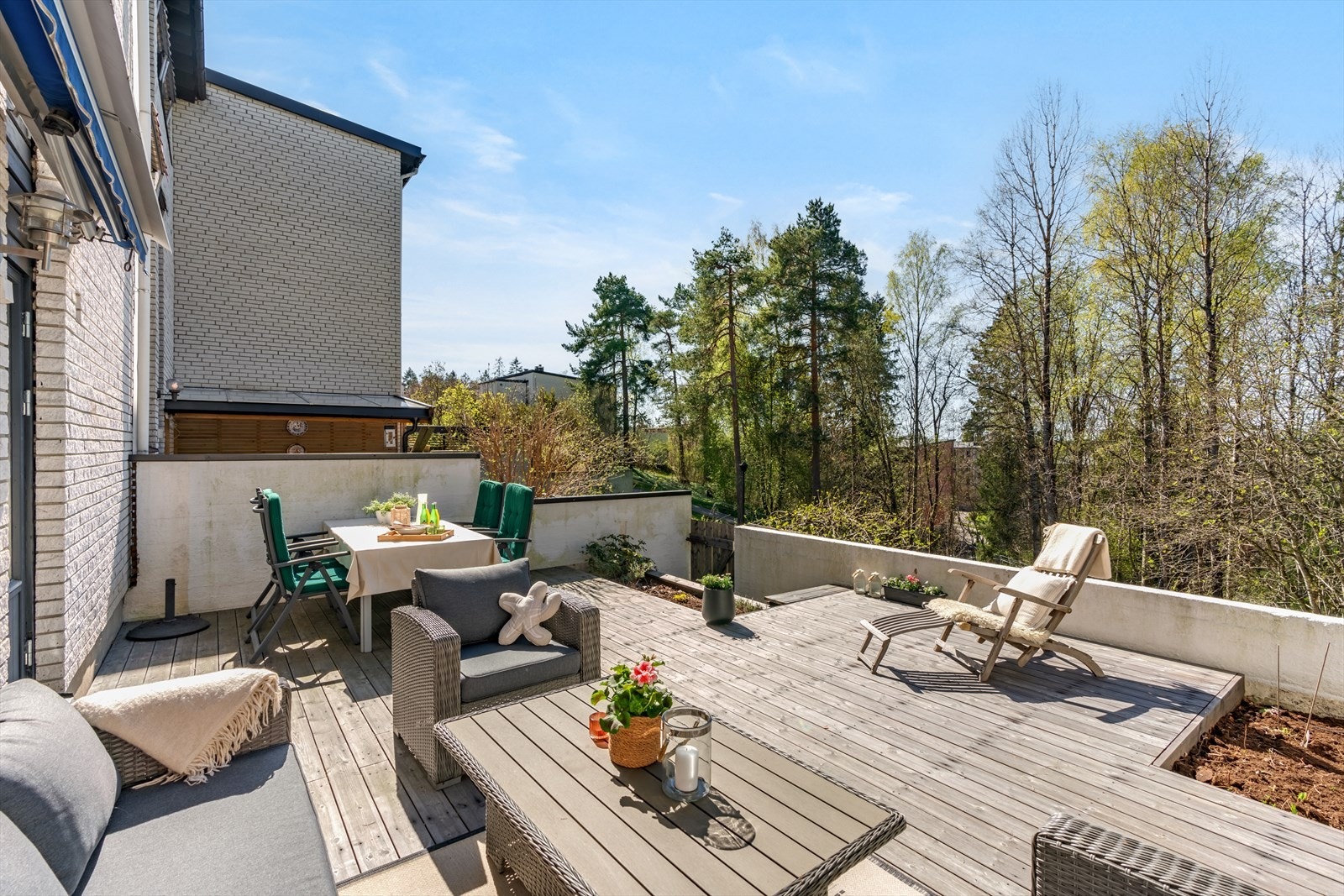 Tveteråsen er et flott sted å vokse opp, med kort vei til skoler, barnehager og flere nærbutikker. Galleribilde