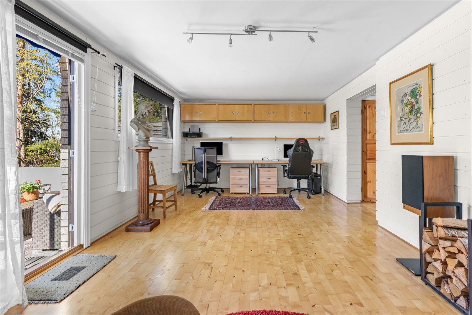 Stuen er ideell for ungdommen i huset eller når du ønsker å trekke deg litt tilbake. Galleribilde