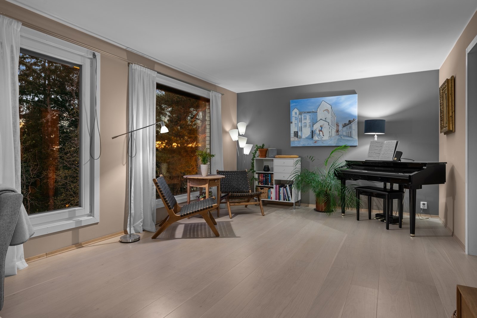 Det ble i 2020 byttet vinduer i stuen. Galleribilde