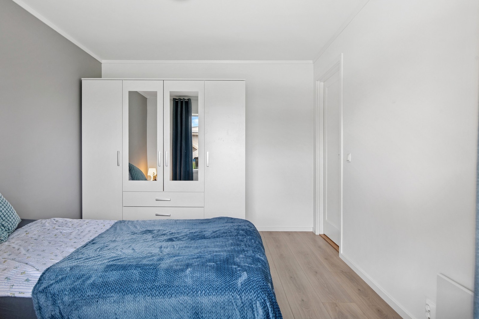 God plass til ønsket garderobe. Galleribilde
