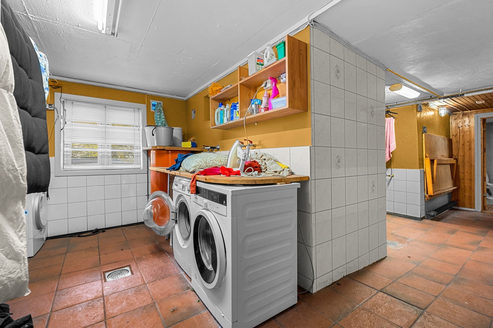 I kjeller er det delt vakserom med privat vaskemaskin. Galleribilde