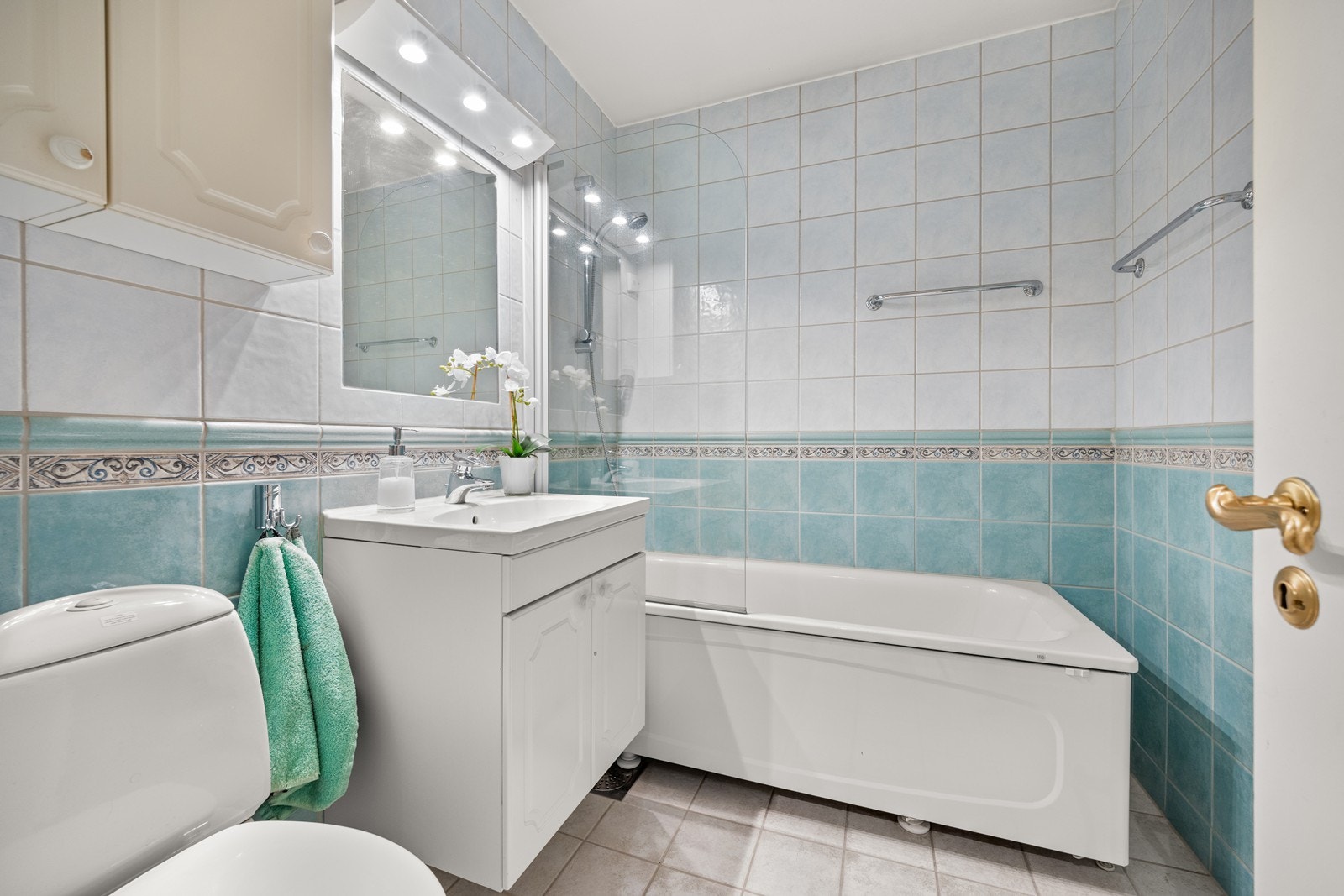 Bad er fra opprinnelig byggeår og har behov for totalrenovering Galleribilde