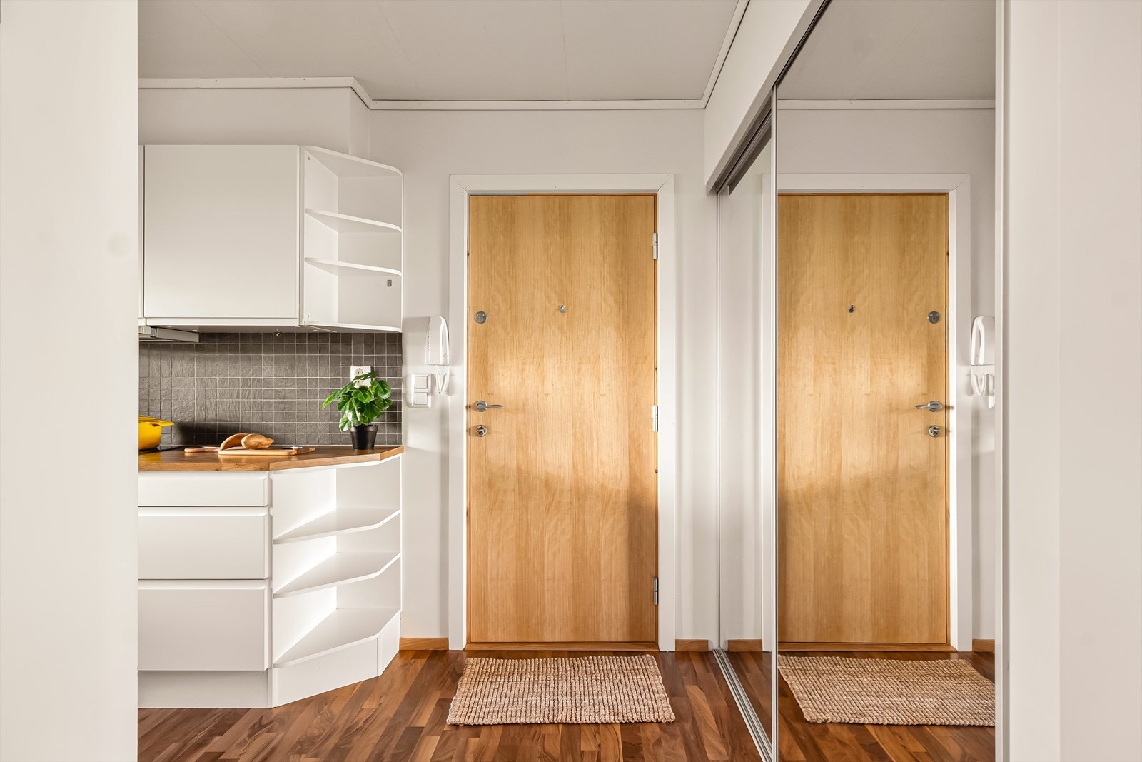 Inngangsparti / kjøkken Galleribilde