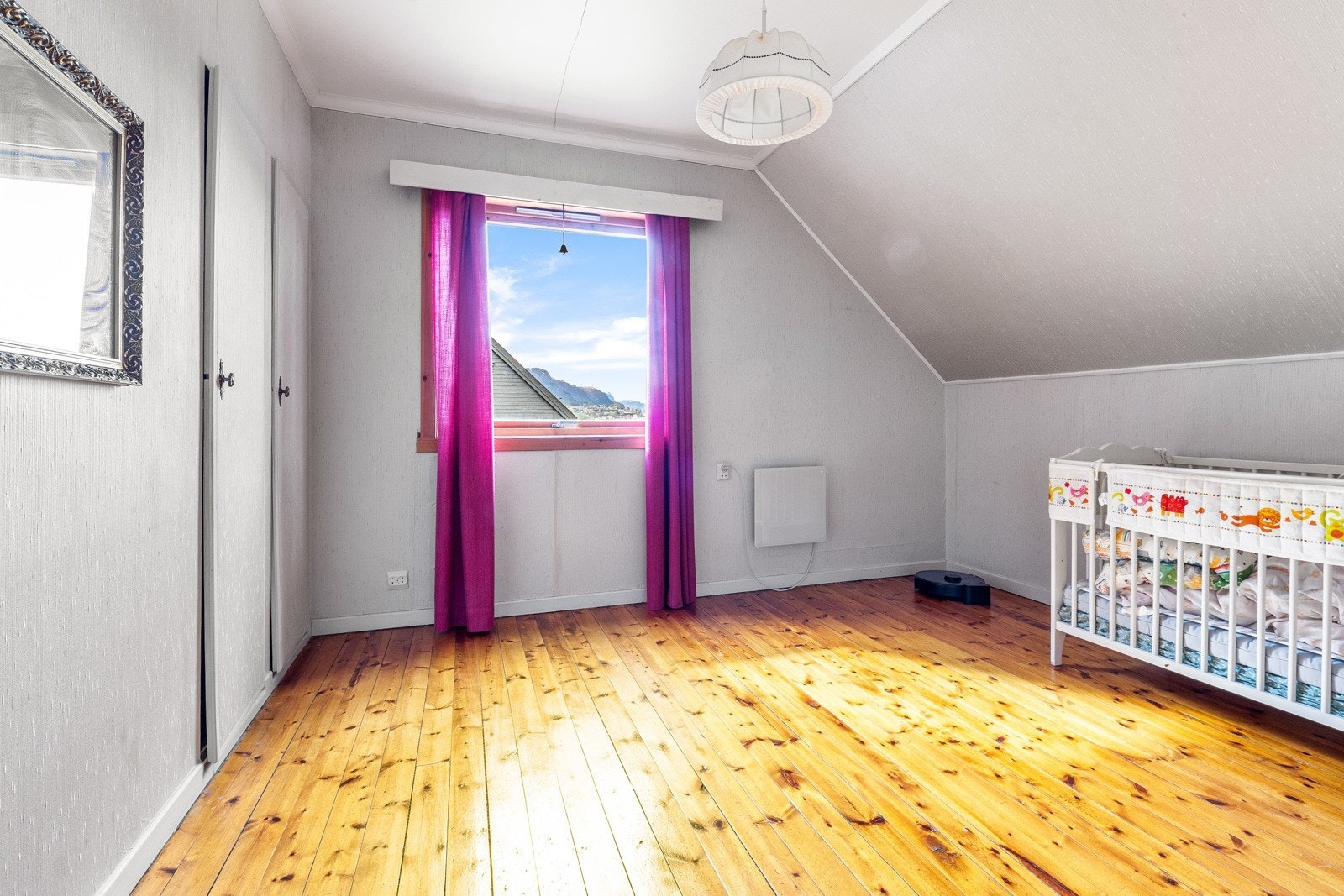 445_5c46f2b1-f3f9-40ee-bf5c-33c768d2f0bc.jpg Galleribilde