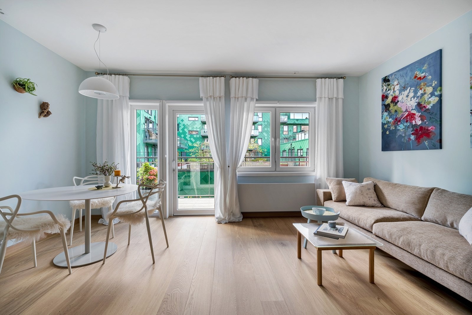 - Leiligheten har et BRA-i på 57m² og inneholder entré, gang, stue/kjøkken, soverom og bad/vaskerom - Galleribilde