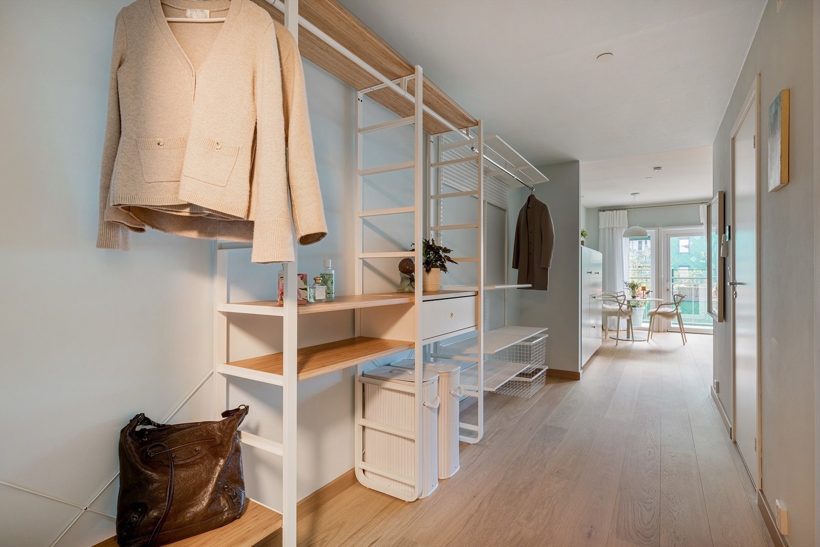 - Gangen måler 8,7m² - Galleribilde