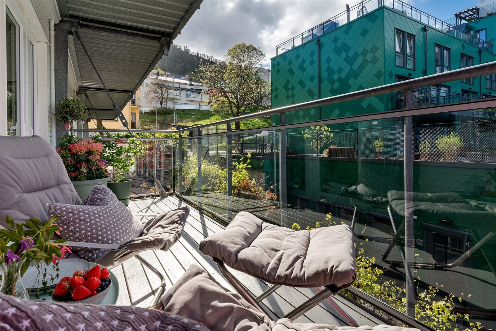 - Privat balkong på 9m² vendt mot nydelig fellesareal - Galleribilde