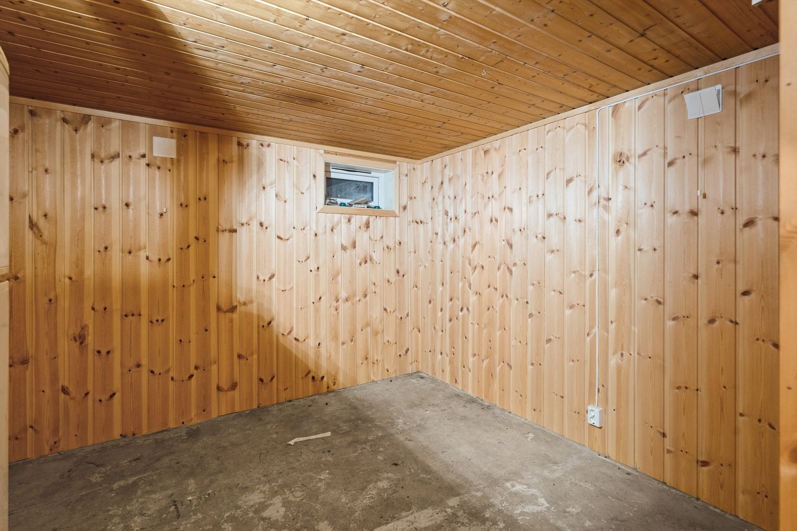 Bod i kjeller. Galleribilde