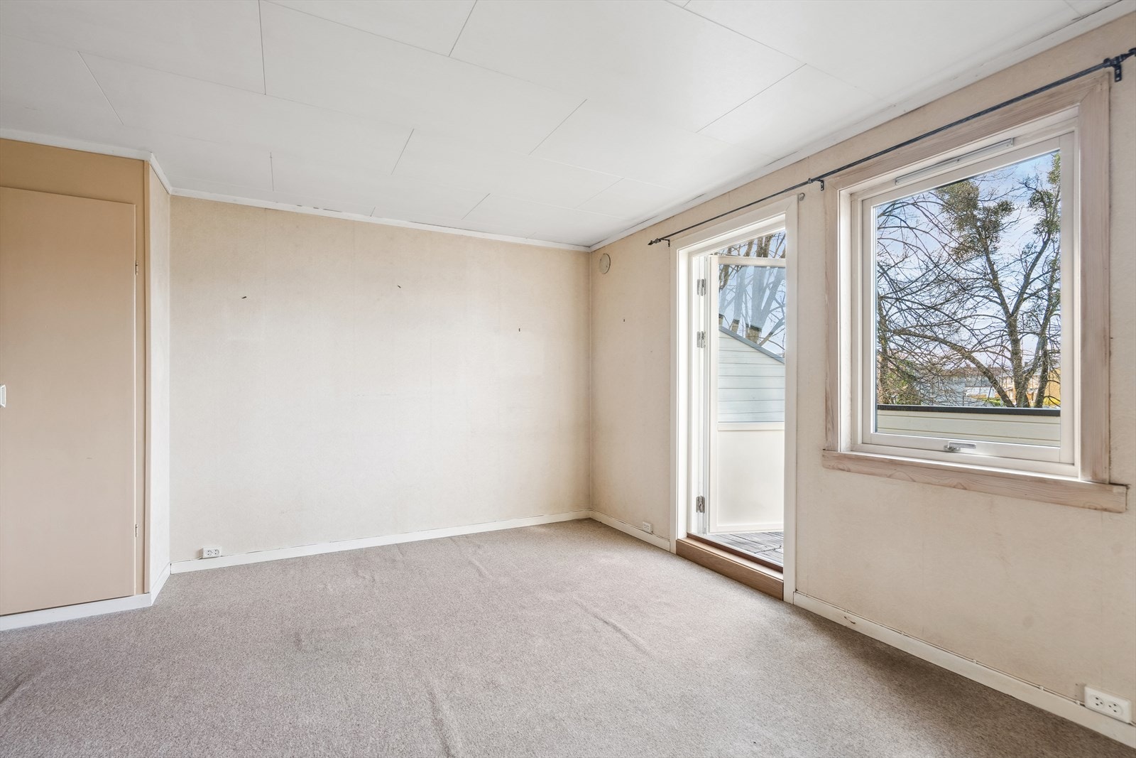 Soverom 1 - Stort soverom med utgang til veranda. Galleribilde