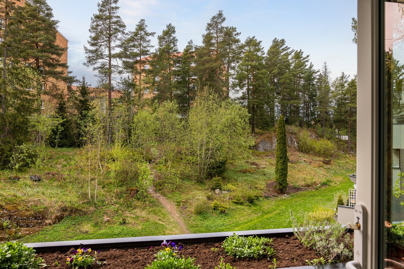 Flott 4-roms terrassesleilighet i populære Avstikkeren Borettslag Galleribilde