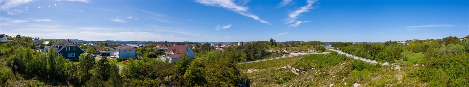 Eiendommen er ferdig regulert til bl.a. Boligbebyggelse - frittliggende småhusbebyggelse, lekeplass, Gang-sykkelveg, kjøreveg med mer. Det er regulert inn 6 tomter. Galleribilde