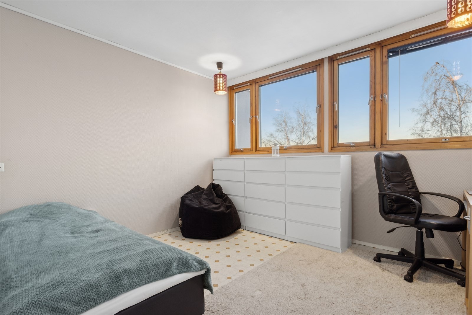 Soverom 2 er på 12,3 m², og kan deles opp til to soverom om ønskelig. Galleribilde