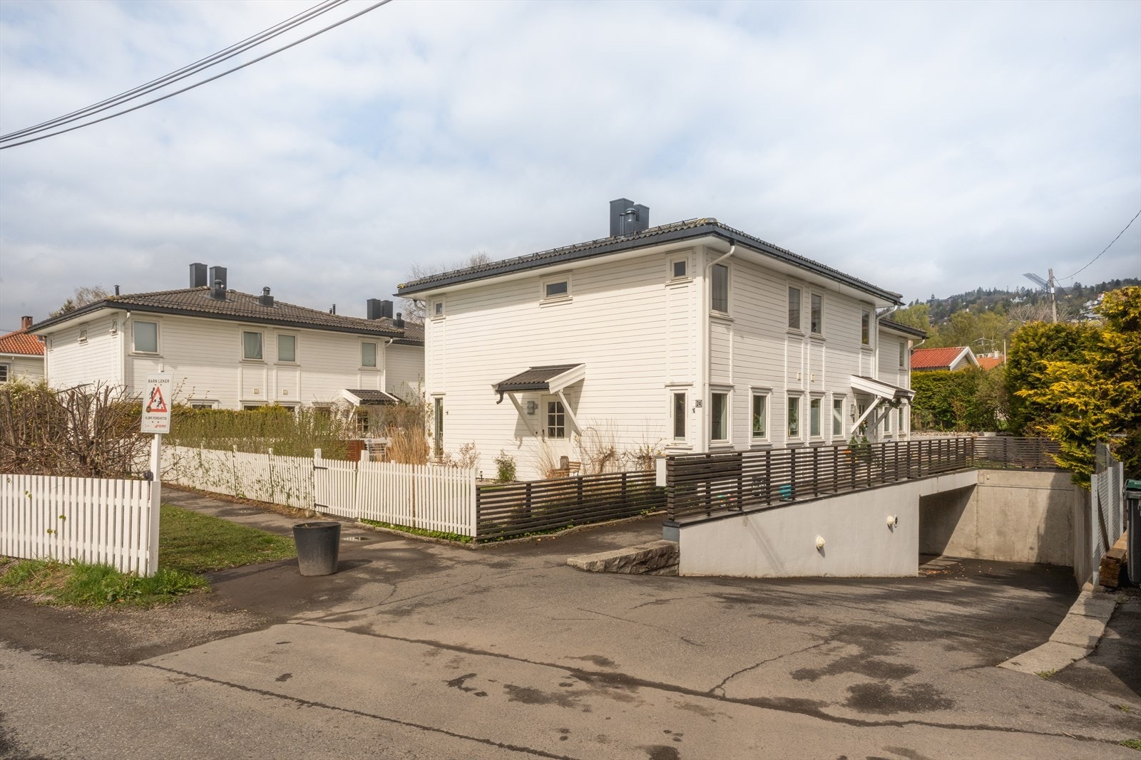 Særdeles barnevennlig beliggenhet innerst i Eddaveien Galleribilde