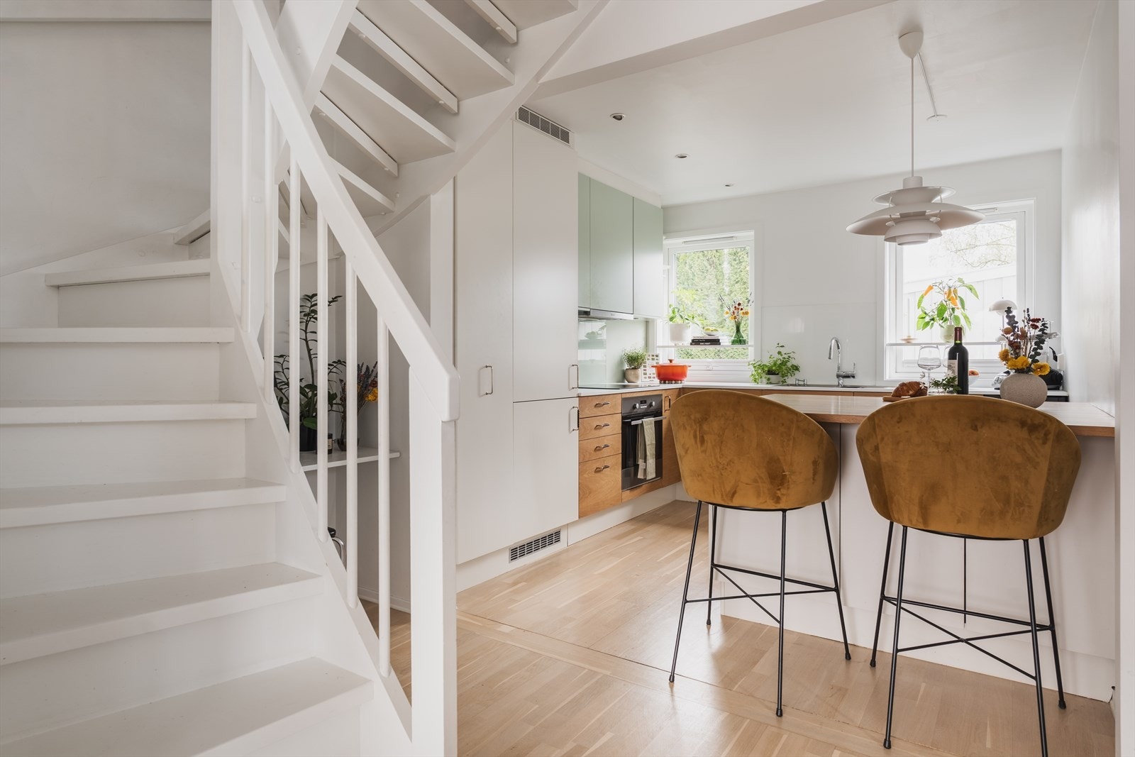 Huset er perfekt delt med trapperom i midten for optimal utnyttelse av arealet Galleribilde