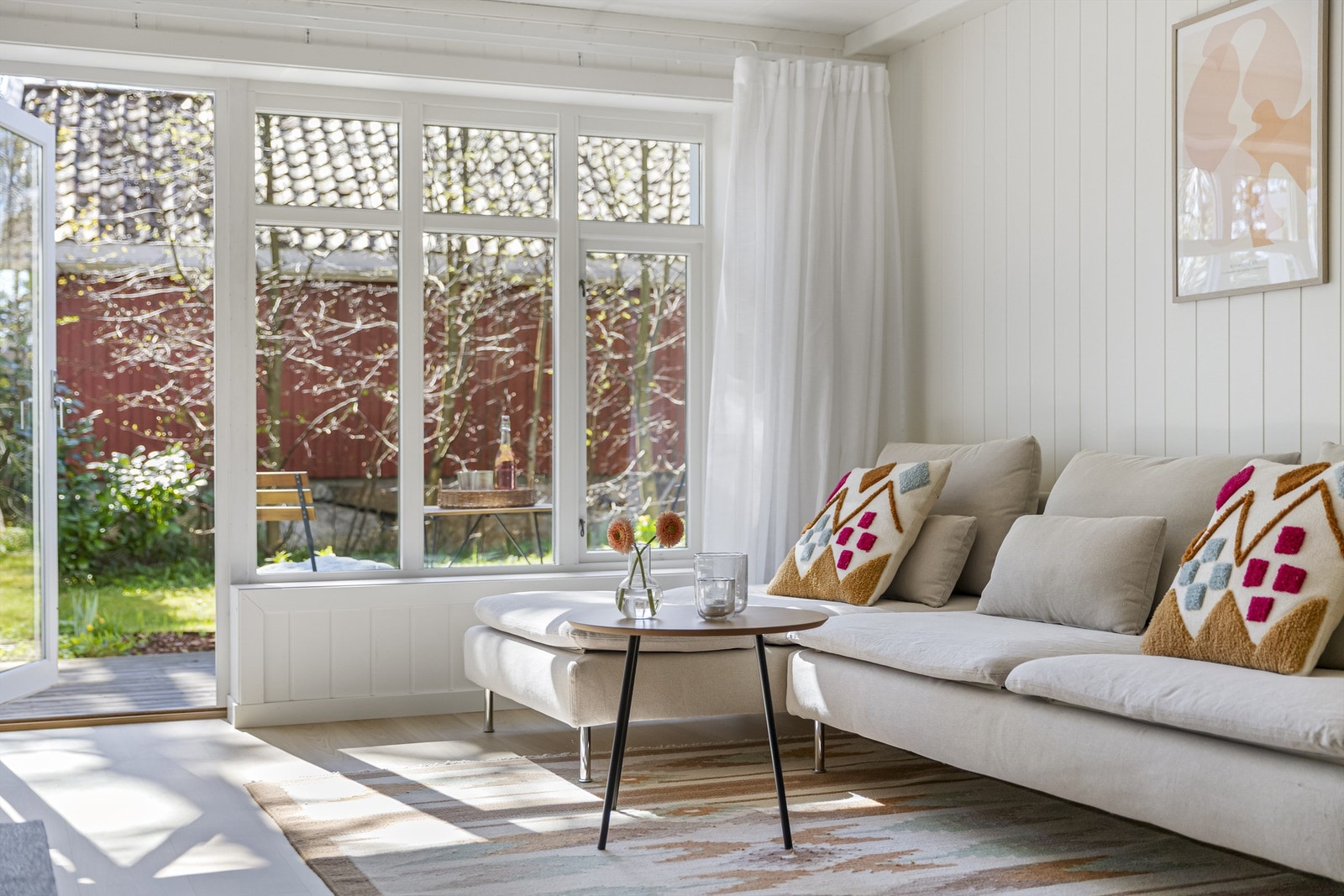 Kjellerstue med utgang til hagen Galleribilde