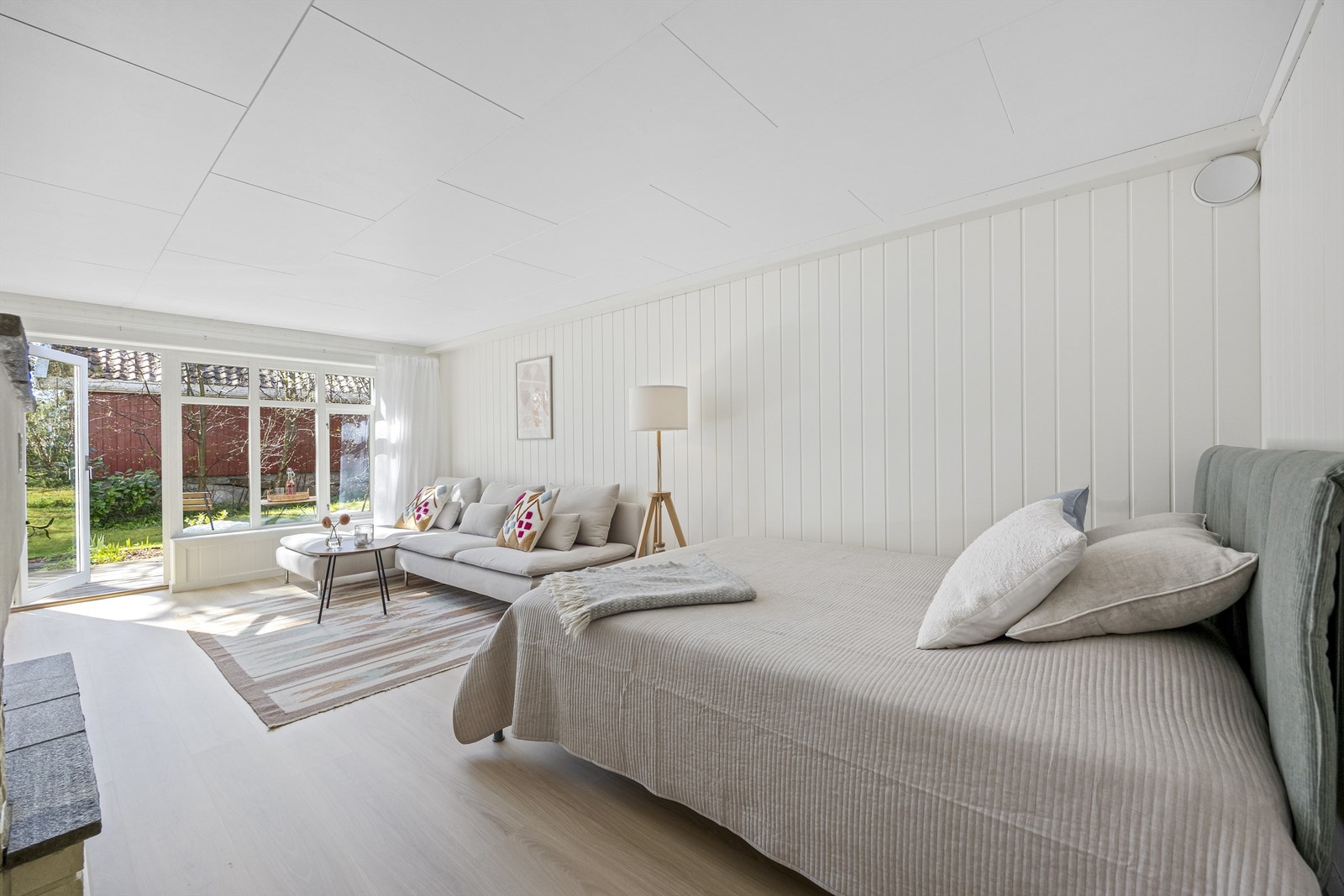 Flott kjellerstue med egen terrasse Galleribilde