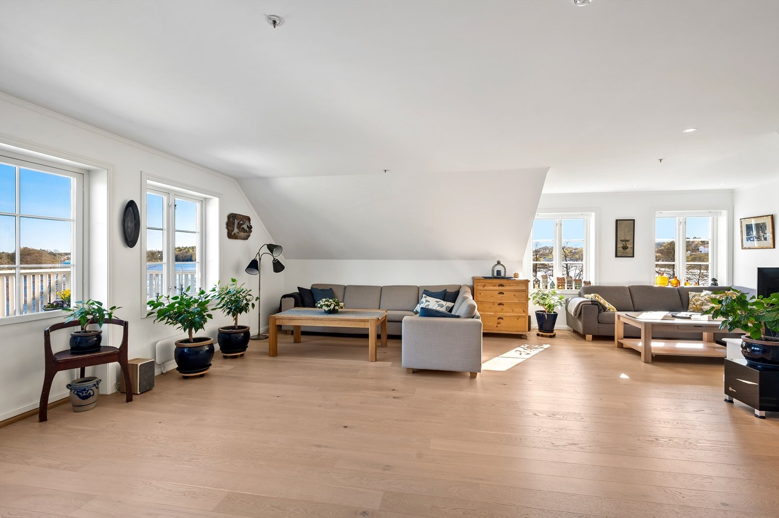 God plass til salong og tv-stue Galleribilde