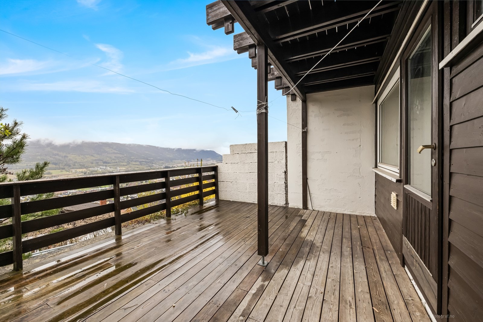 Terrasse i U. etasje med flott utsikt. Galleribilde