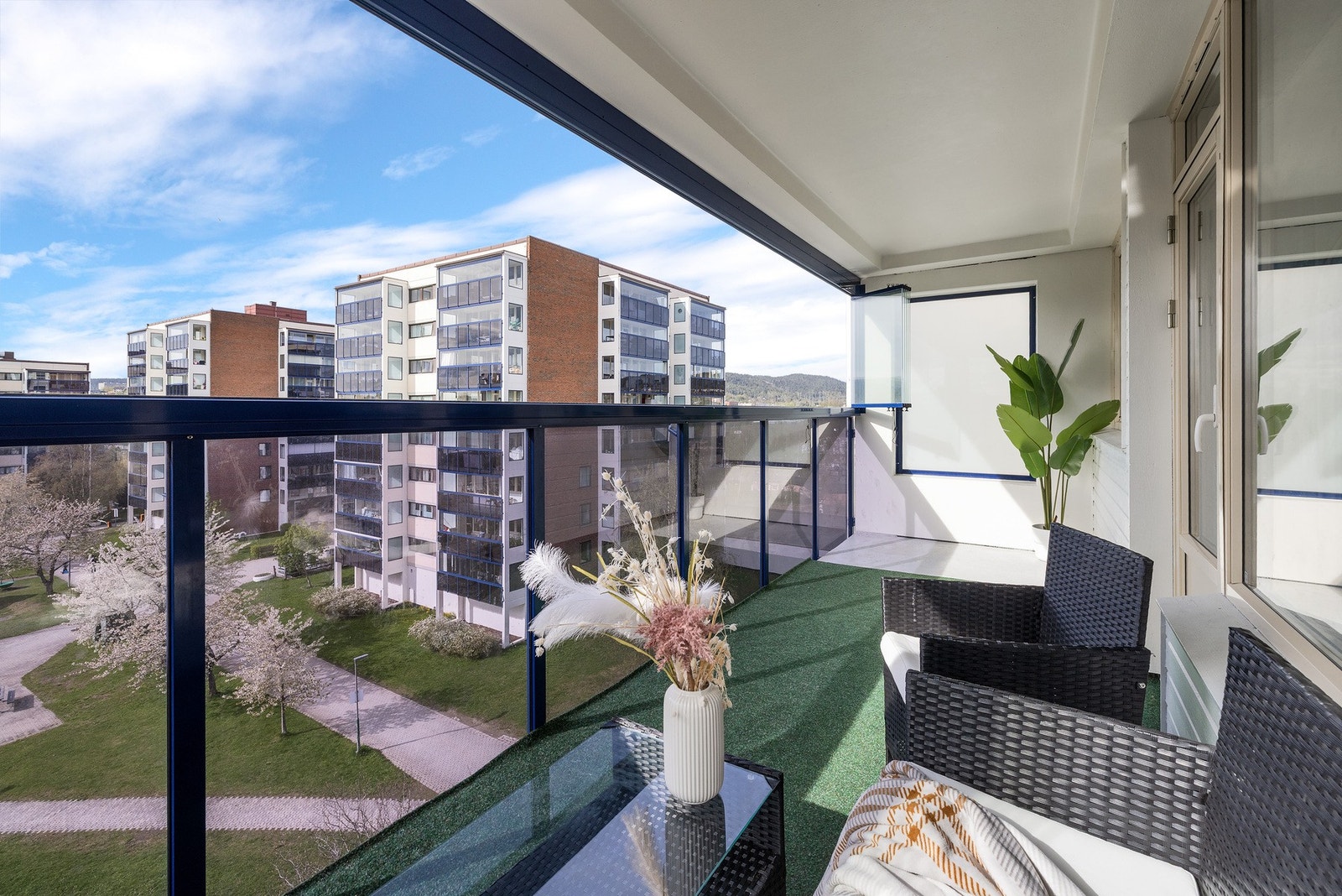 Her er det gode muligheter for å innrede med utemøbler, beplantning og grill. Galleribilde