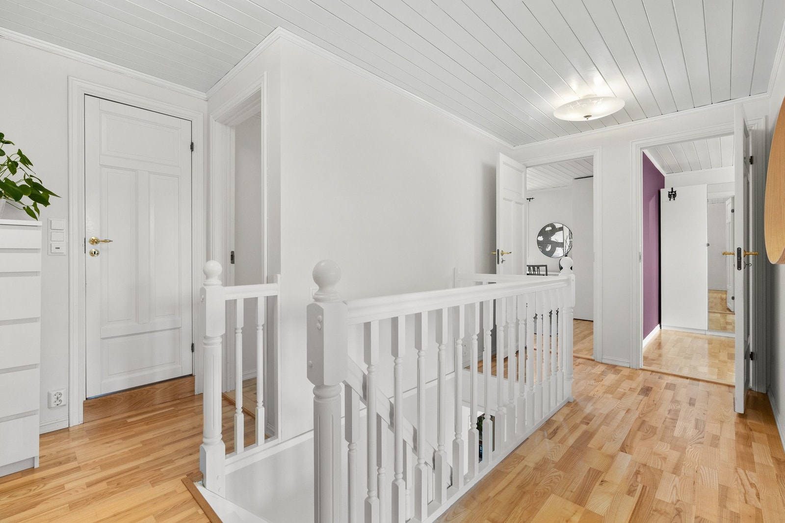 Vi går ned i kjelleren. Galleribilde