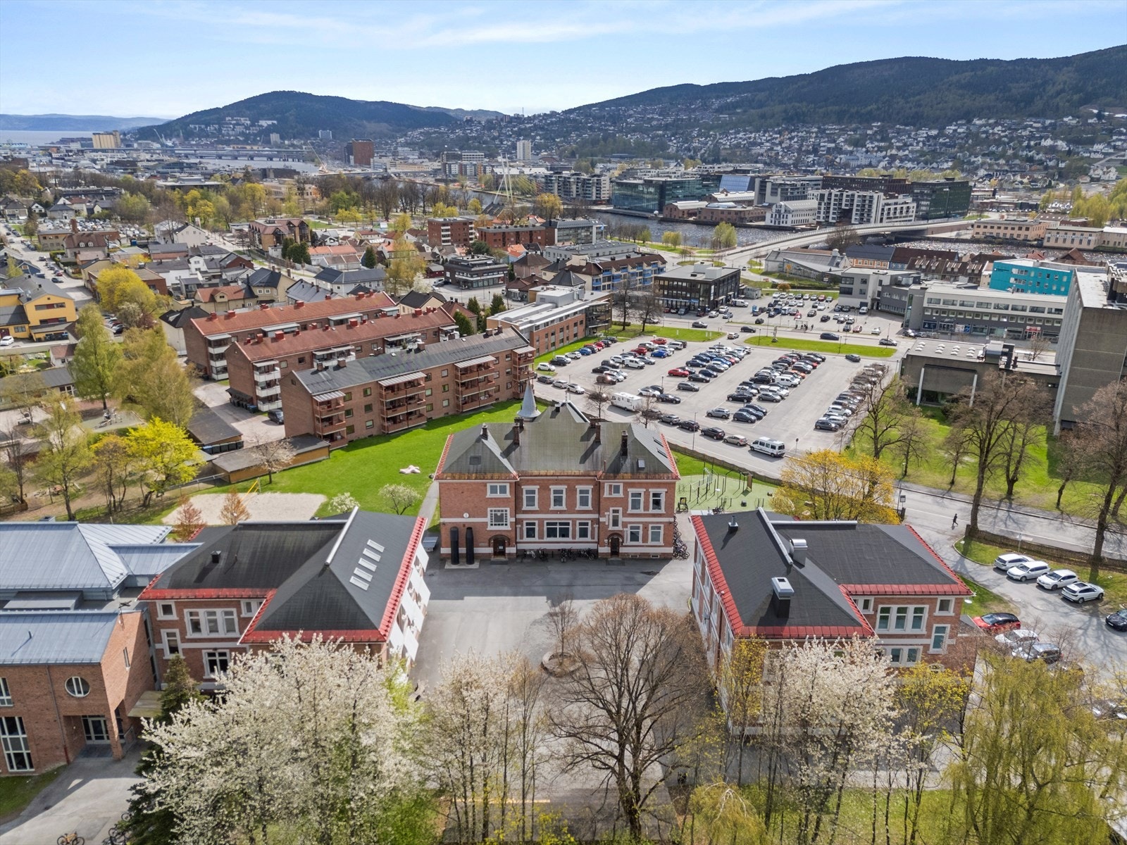 Kort gangavstand til Børresen Ungdomsskole Galleribilde