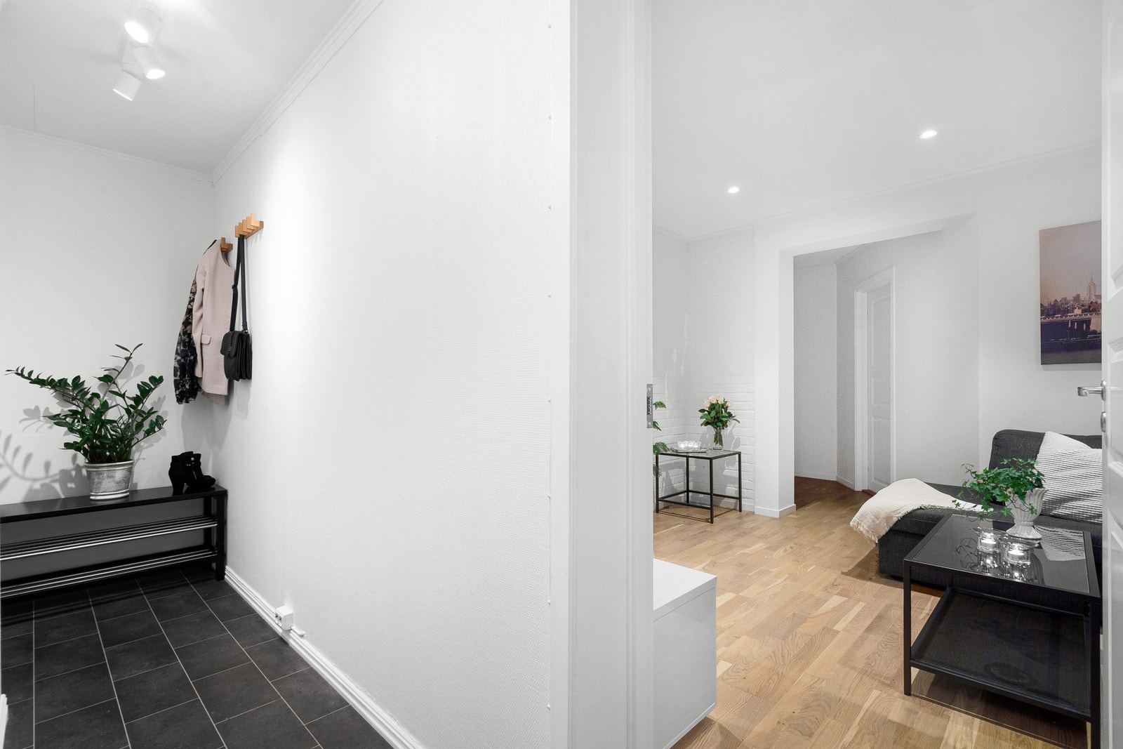 Fra entreen kommer man inn i den tiltalende stuen. Galleribilde