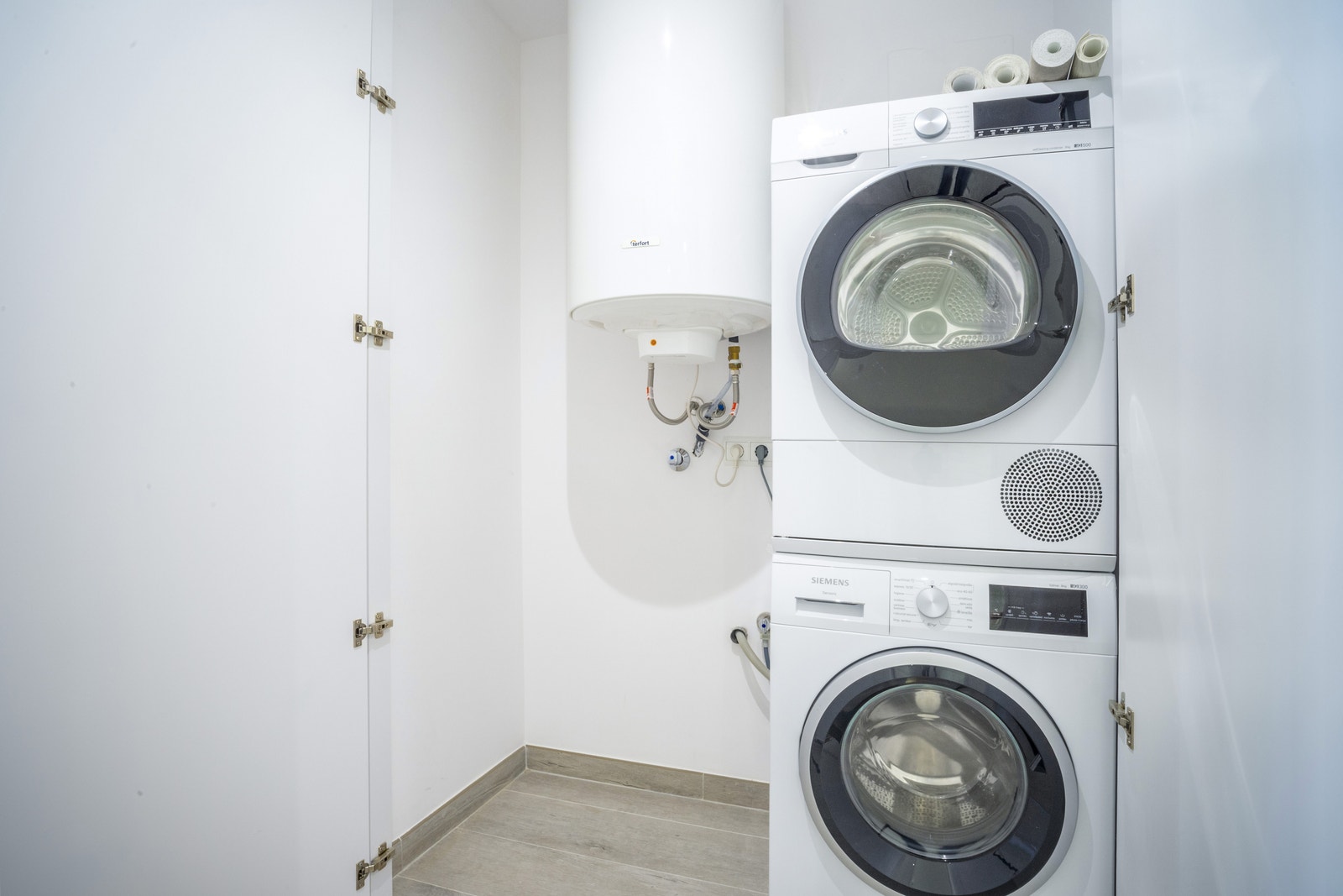 Vaskemasking og tørketrommel Galleribilde